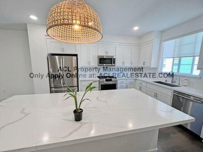 Building Photo - Modern 4-Bedroom Home with Solar, EV Charg...