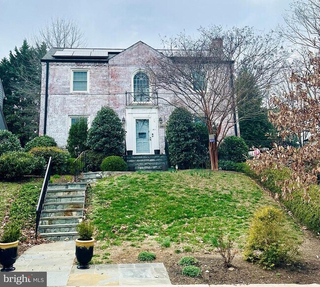 Building Photo - 5724 27th St NW