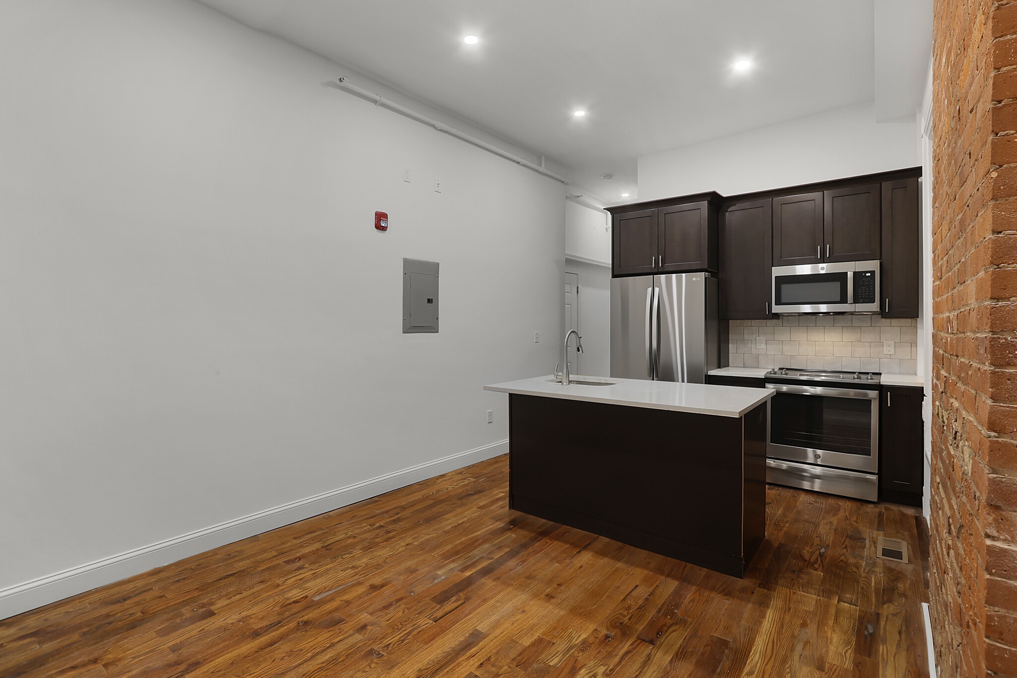 Kitchen & Living Room - 57 Trumbull St