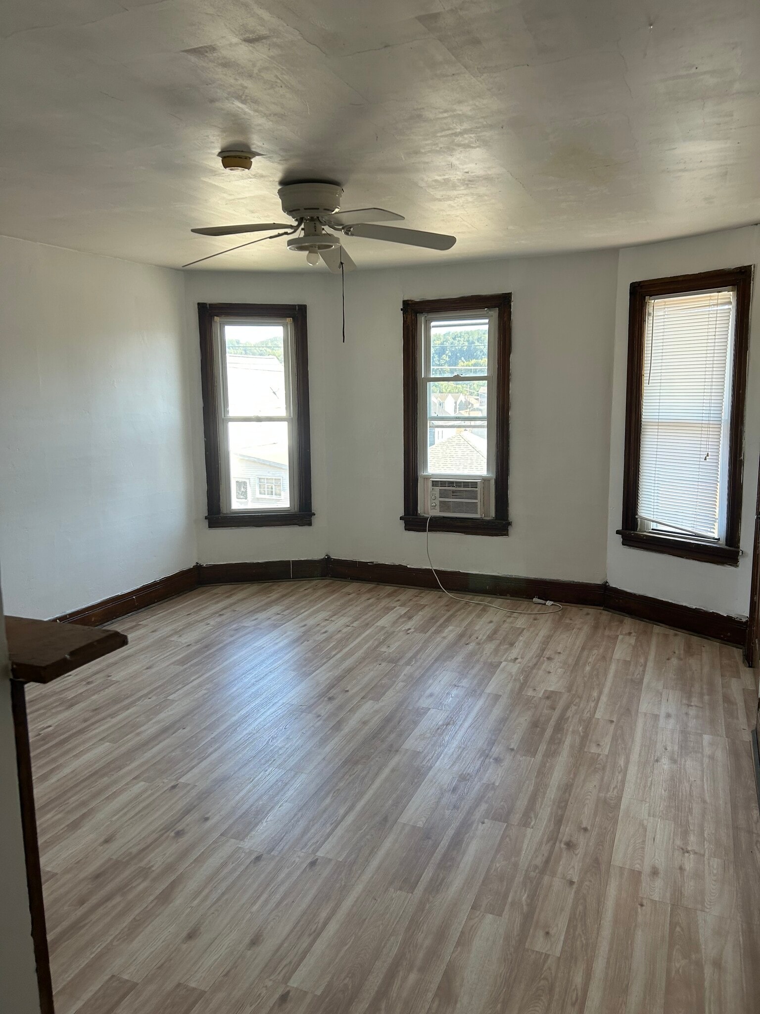 13 x 17 bedroom #1 - 111 4th St