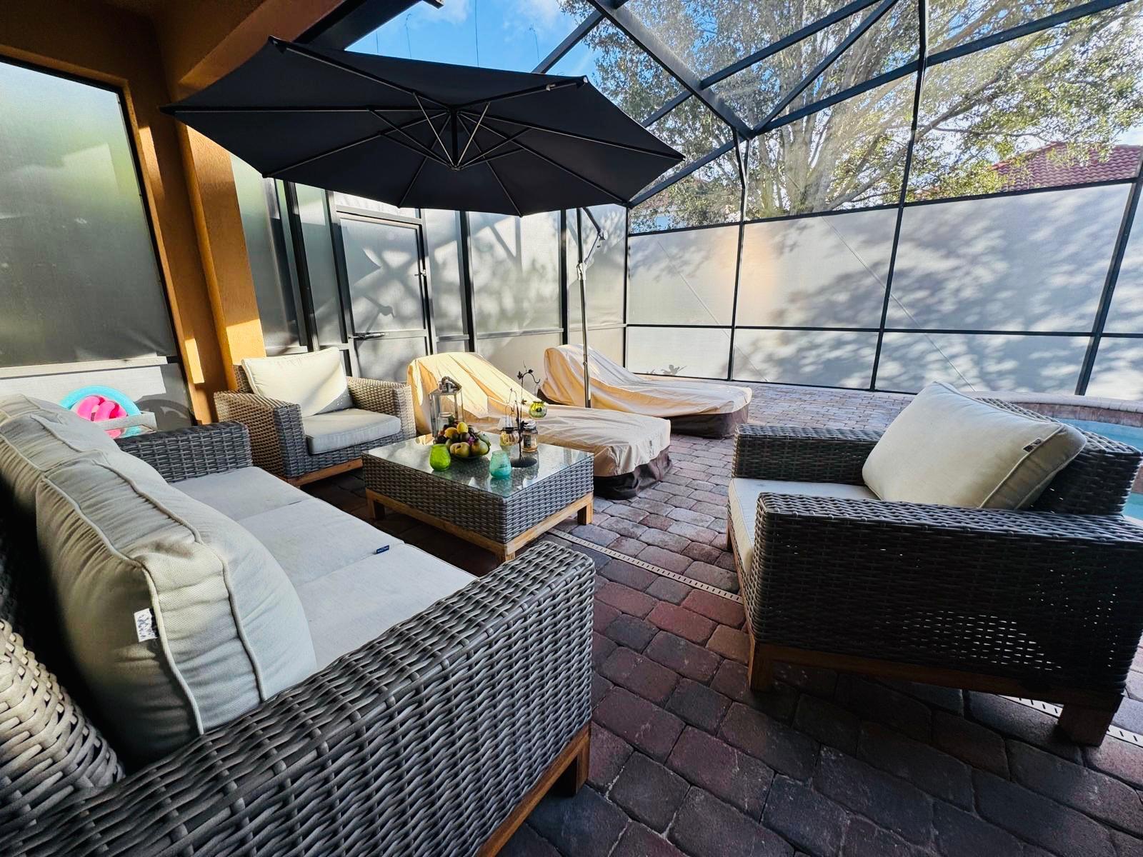 Building Photo - 11745 Via Lucerna Cir