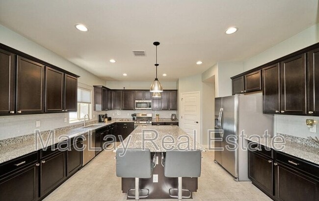Building Photo - 2415 E Runaway Bay Pl