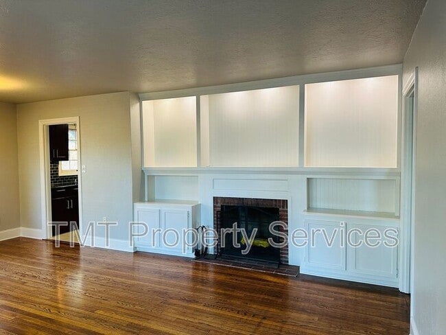 Building Photo - 5536 D St