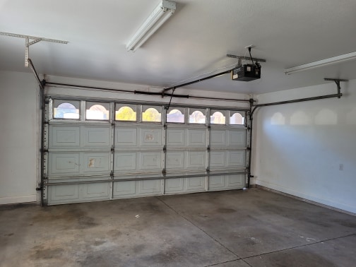 Building Photo - 154 E 200 S