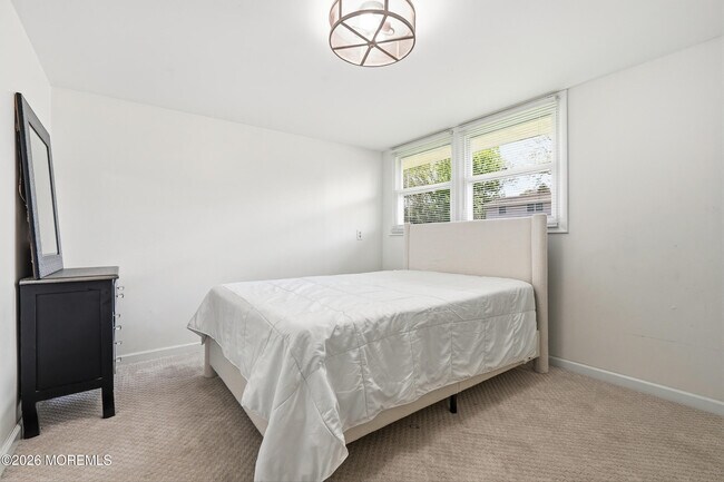 Building Photo - 4 Cheryl Dr