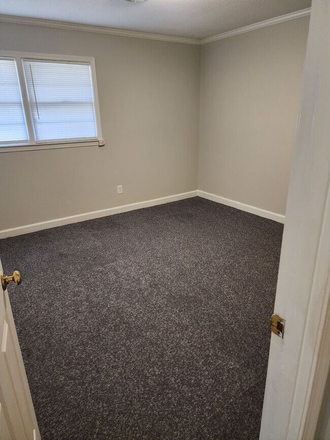 Building Photo - 1556 Malden Drive