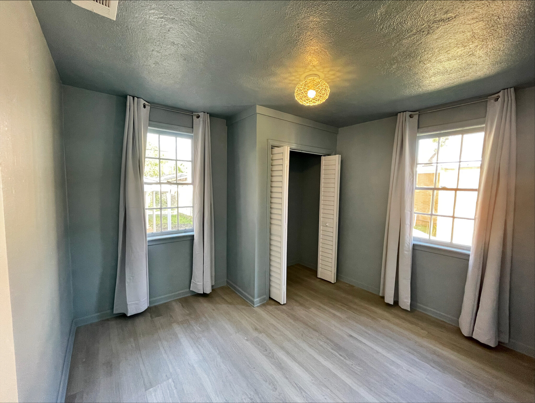 3rd Bedroom - 822 W 47th St