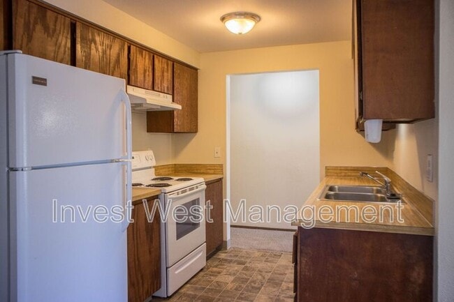 Building Photo - 410 NE 105th St