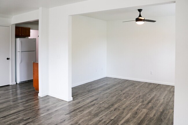Building Photo - 617 W Moan Pl