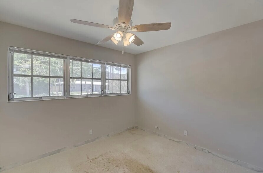 Building Photo - 2041 Coral Reef Dr
