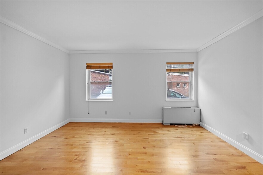 Primary Photo - 27 Bowdoin St