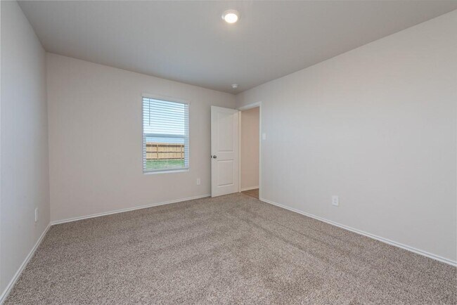 Building Photo - 2115 Windflower Ln