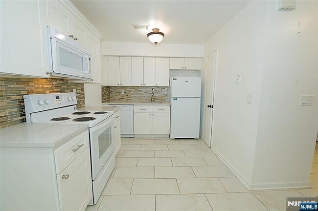 Building Photo - 9 Village Way