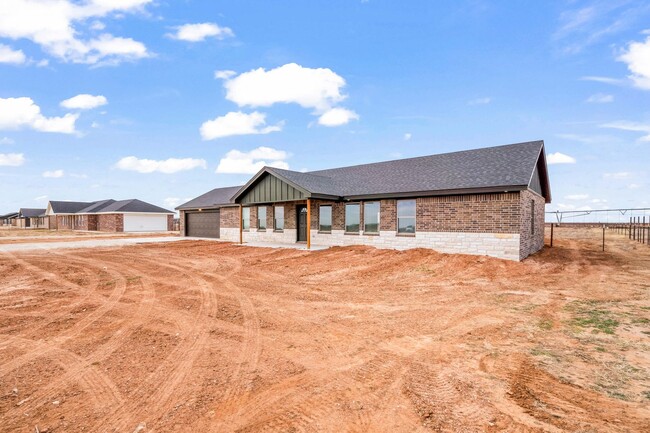 Building Photo - Country Living In Idalou ISD!