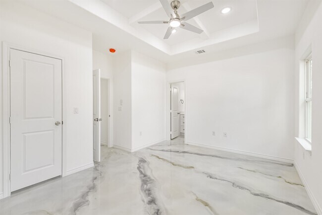 Building Photo - 16922 W Forrestal