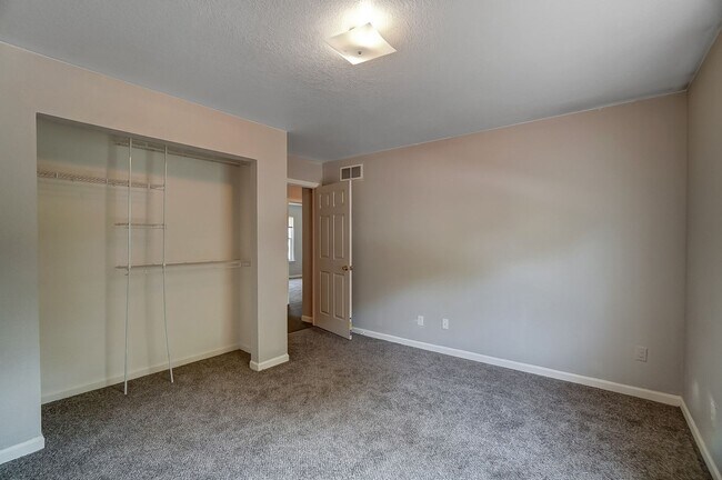 Building Photo - 3612 Willow Run Dr
