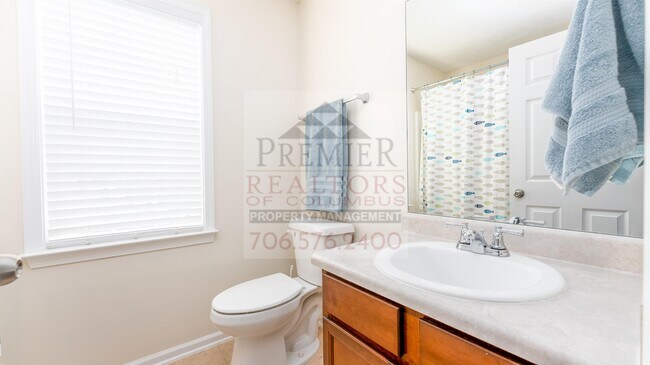 Building Photo - 22 Oakwood Dr