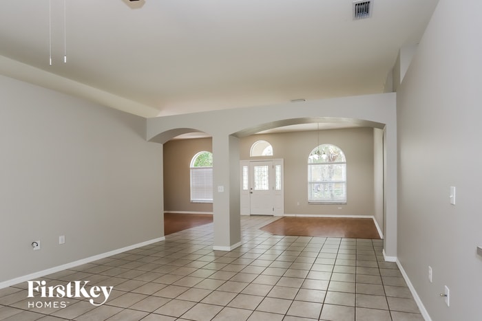 Building Photo - 4501 Compass Oaks Dr
