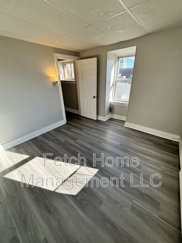 Building Photo - 818 Church St