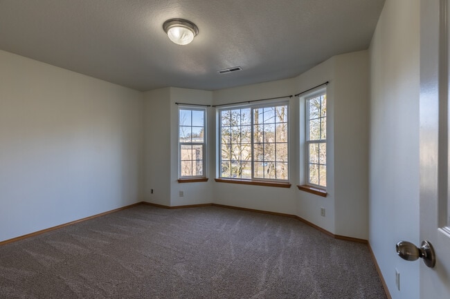 Building Photo - 260 N 16th St