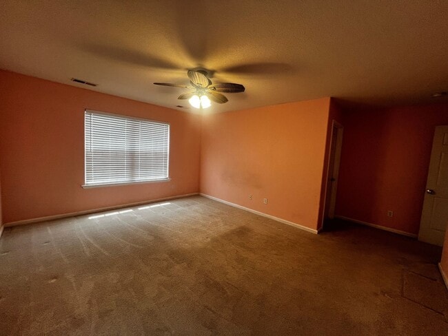 Building Photo - Huntersville