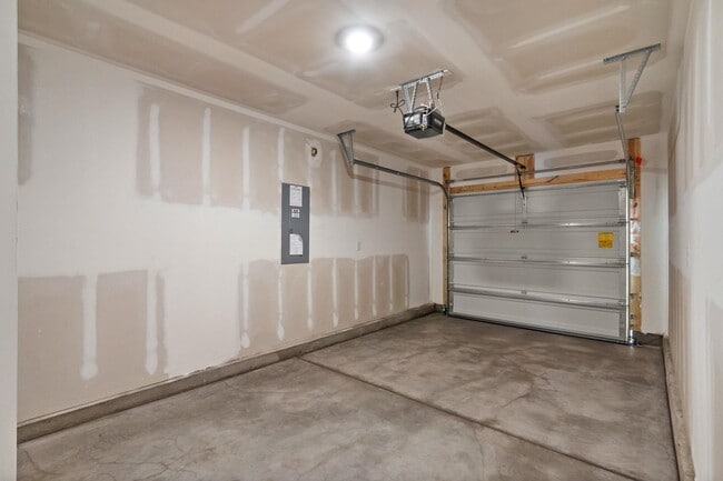 Building Photo - 640 Rd