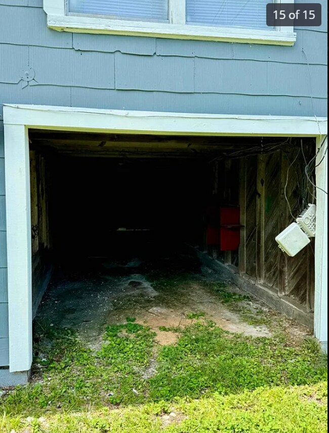 Building Photo - 4265 Woodlawn Ave