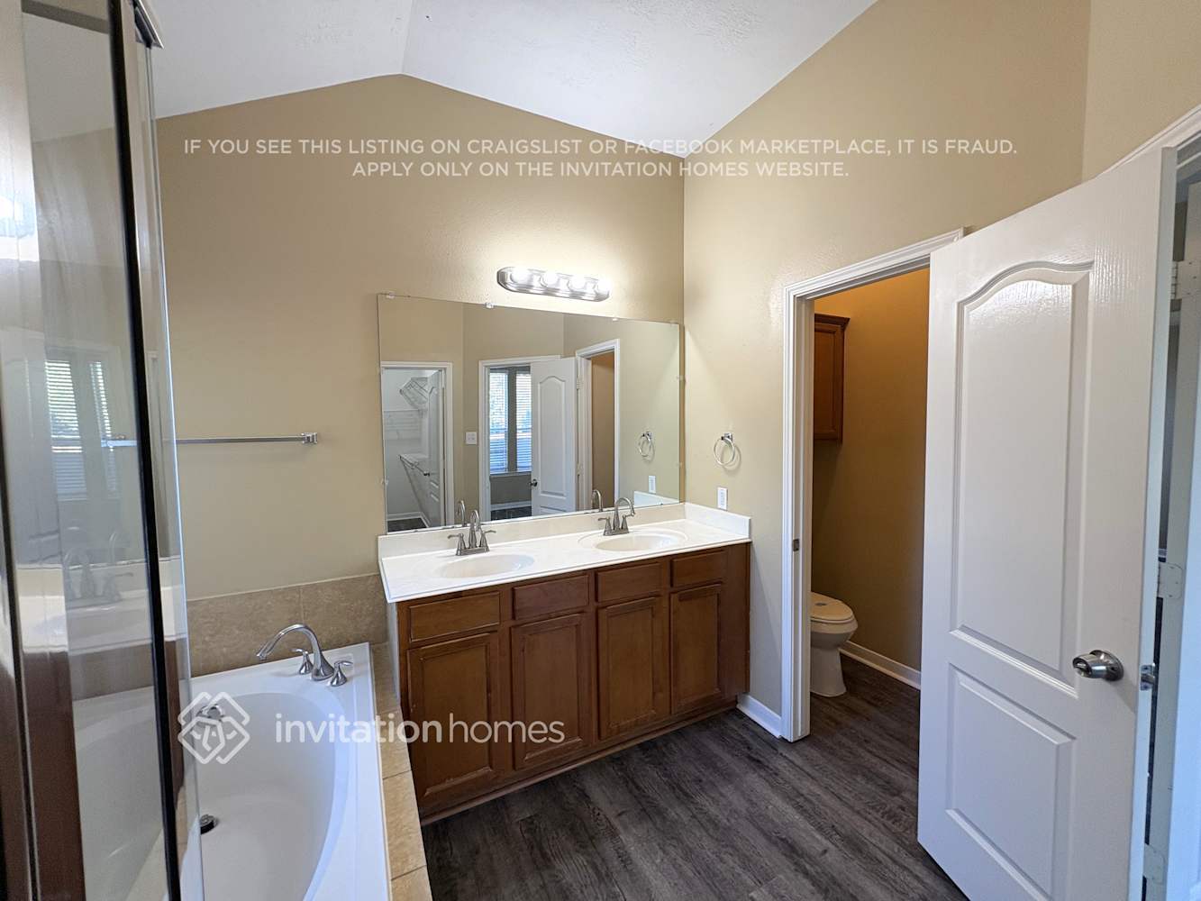 Building Photo - 18802 Cluster Oaks Dr