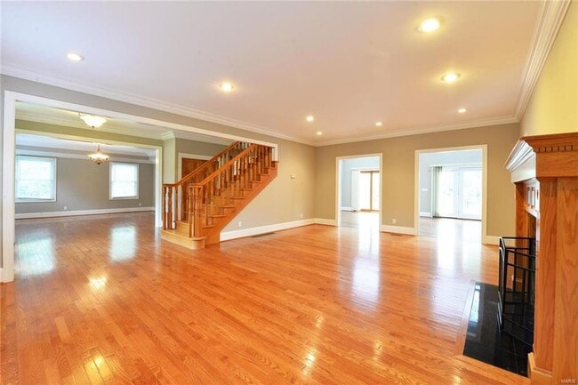 Building Photo - 8940 Ladue Rd