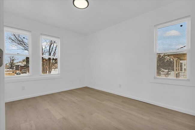 Building Photo - 2525 Leslie St