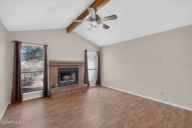 Building Photo - 7419 Mission Viejo Dr
