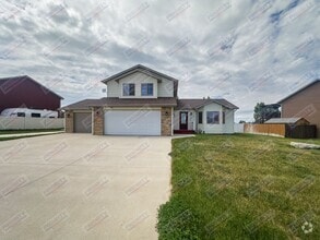 Building Photo - Gorgeous Single Family Home
