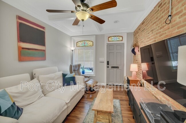 Building Photo - 504 S Milton Ave