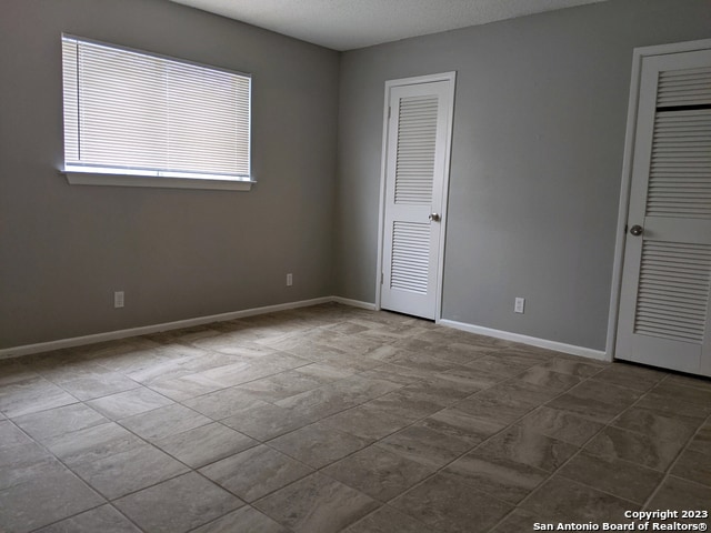 Building Photo - 2330 Blossom Dr