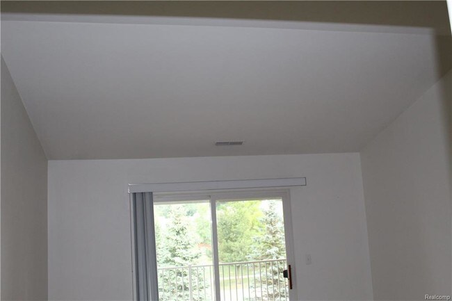 Building Photo - 16695 Carriage Way