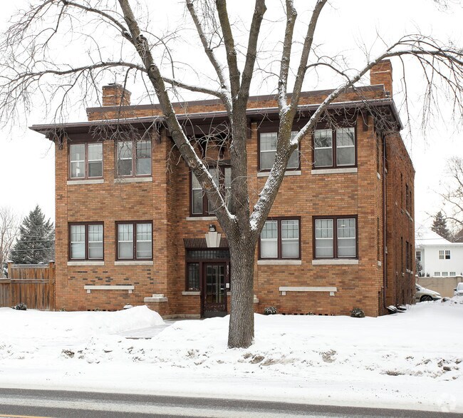 Building Photo - 833 Grand Ave