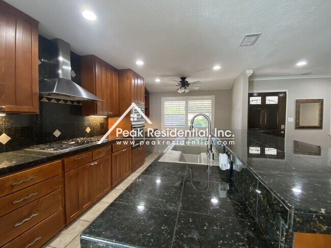 Building Photo - Wonderful  Fair Oaks 3bd/2.5ba Home with R...