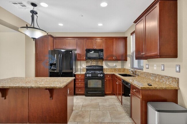 Building Photo - 1836 Olive Green St