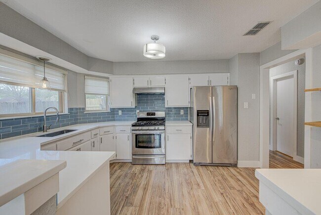 Building Photo - 7305 Inspiration Dr