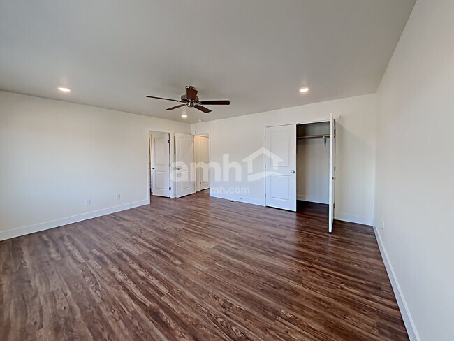 Building Photo - 19311 17th Ave Ct E