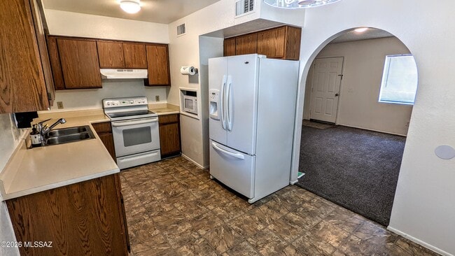 Building Photo - 3853 E Mainyard Pl