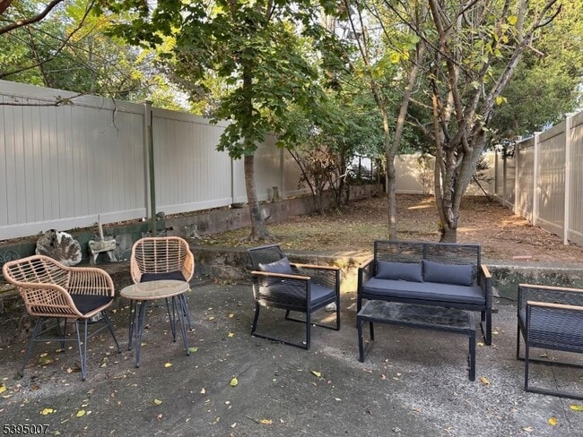 Building Photo - 101 Glenridge Ave