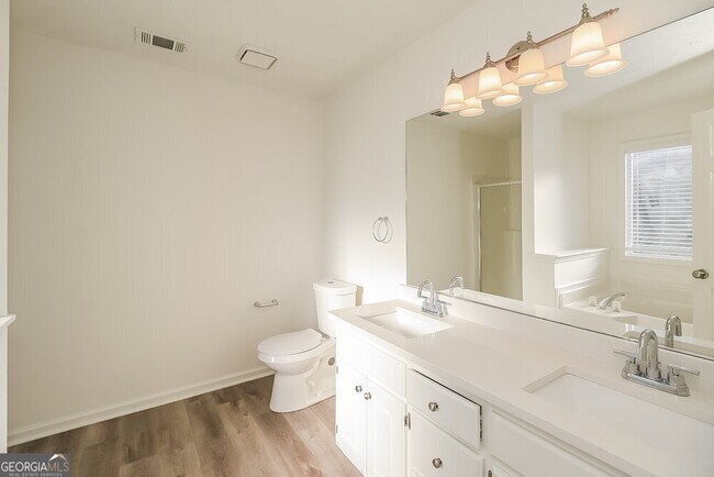 Building Photo - 1530 Range Heights Terrace