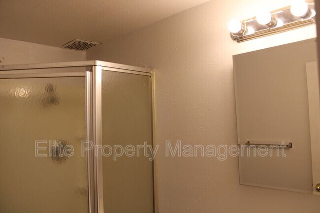 Building Photo - 2901 5th Ave