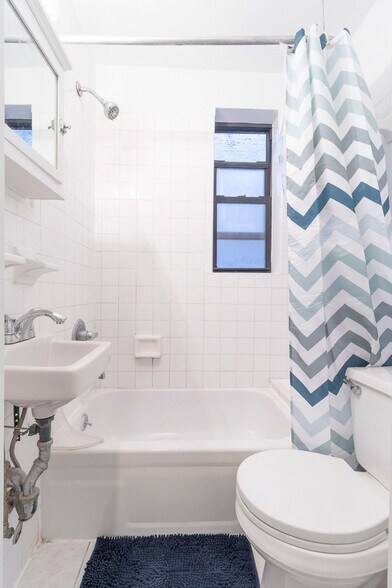 Building Photo - 1415-1423 Lexington Avenue-SI ID1032075P