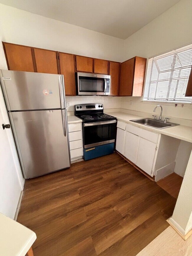 Building Photo - 7901 Cambridge St