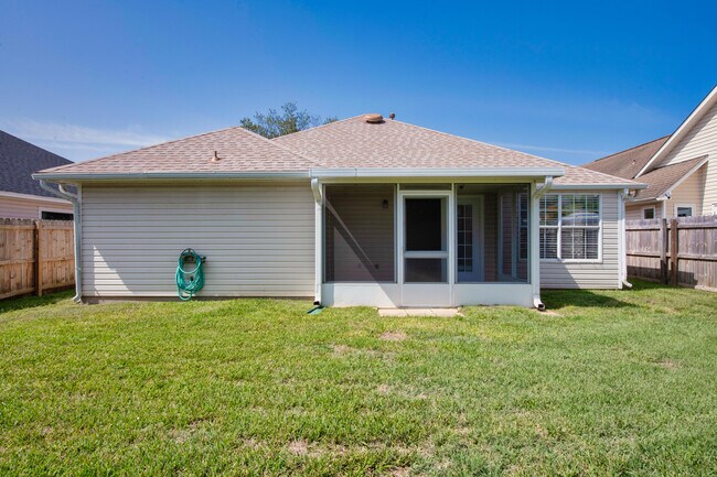Building Photo - 383 Mirabelle Dr