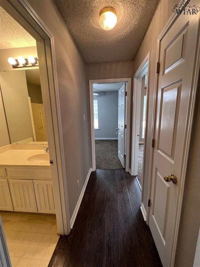 Building Photo - 5316 Pebblestone Dr