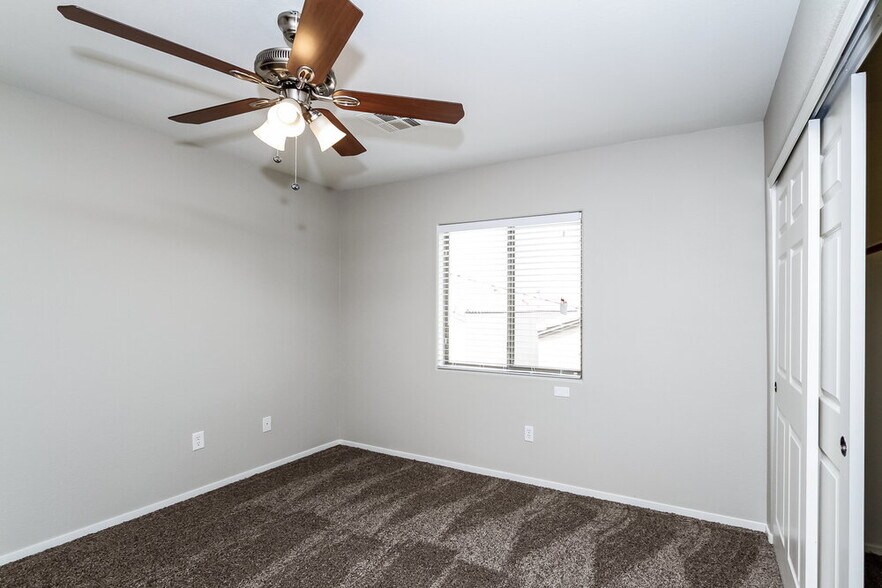 Building Photo - 10016 Bonterra Ave