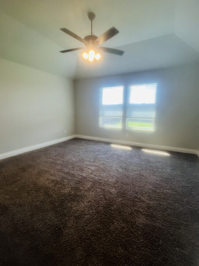 Building Photo - 8605 Ricard Dr